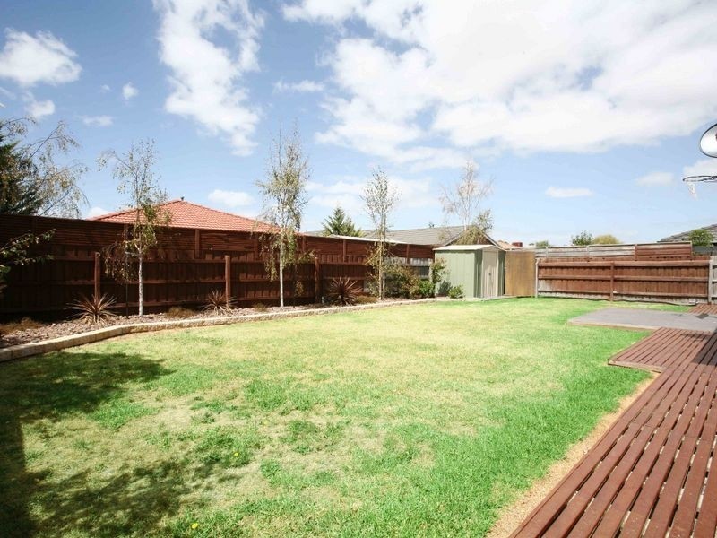 8 Retreat Circuit, Beaconsfield VIC 3807