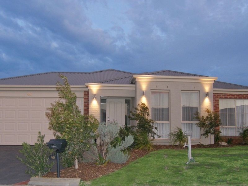 40 Pevensey Drive, Narre Warren South VIC 3805