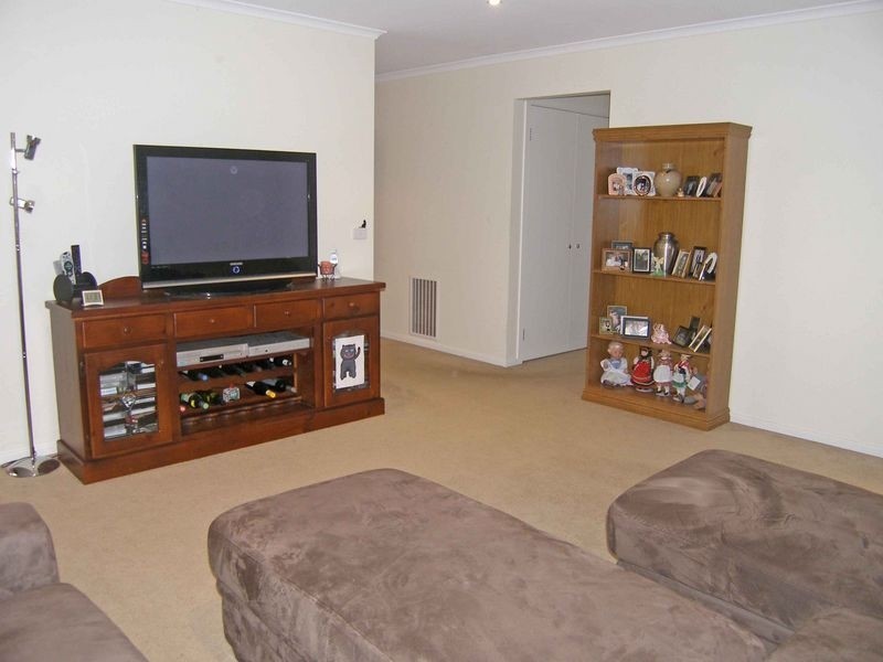 40 Pevensey Drive, Narre Warren South VIC 3805