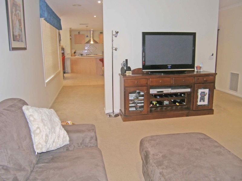 40 Pevensey Drive, Narre Warren South VIC 3805