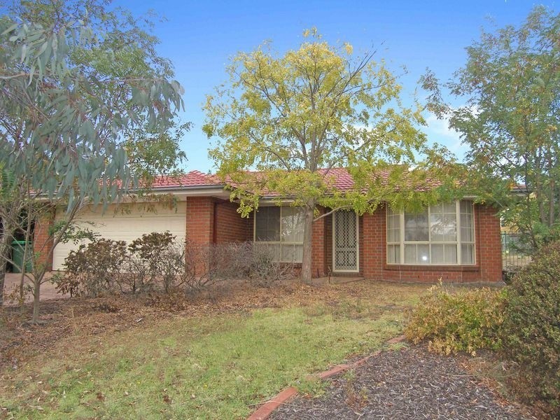 4 Grange Circuit, Beaconsfield VIC 3807
