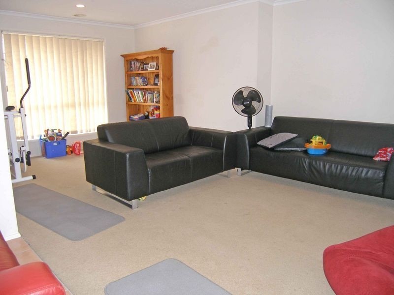 4 Grange Circuit, Beaconsfield VIC 3807