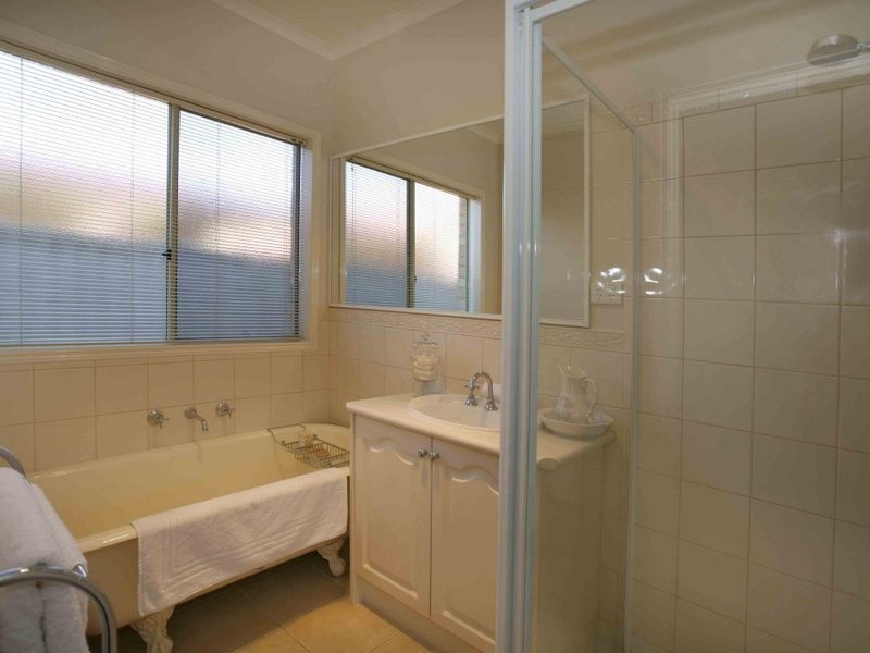 10 Clearwater Drive, Pakenham VIC 3810