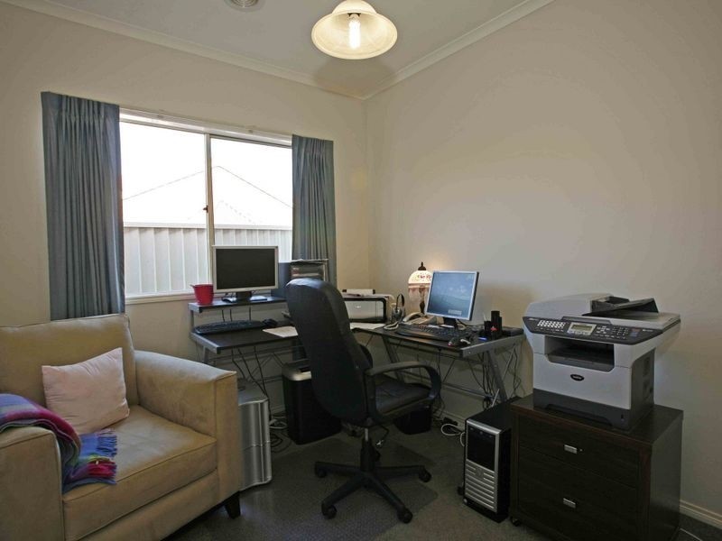 10 Clearwater Drive, Pakenham VIC 3810