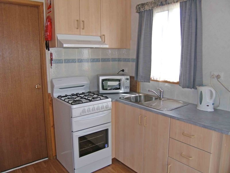 Cabin 75 Blue Gum Residential Park 20 Brunt Road, Beaconsfield VIC 3807