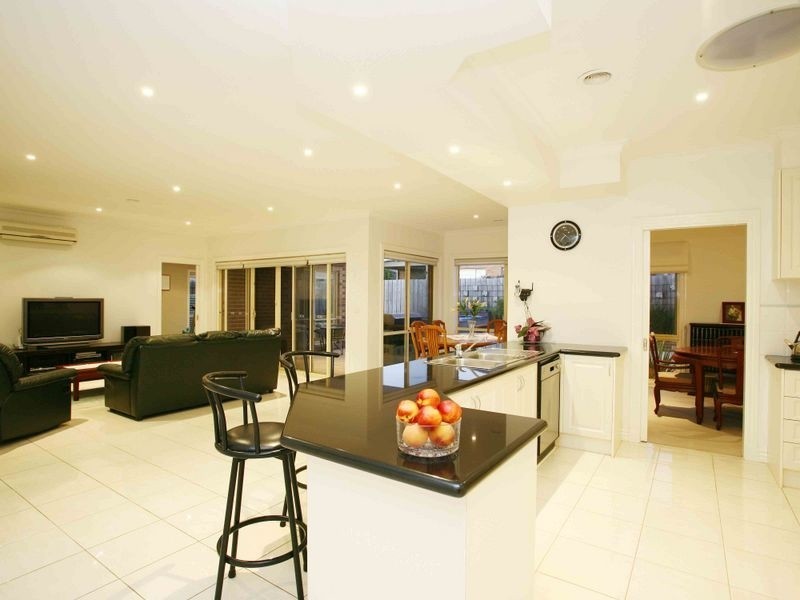 11 Aitken Court, Berwick VIC 3806