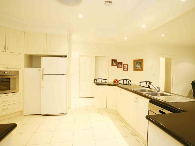 11 Aitken Court, Berwick VIC 3806