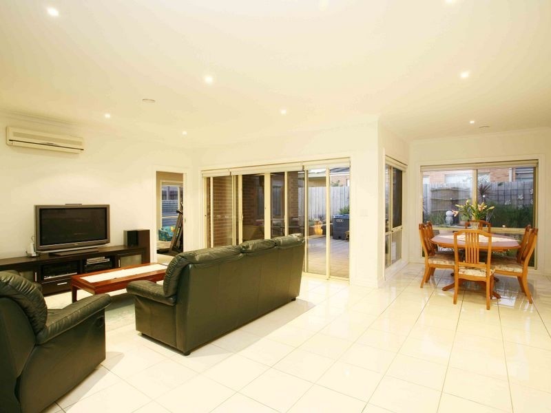 11 Aitken Court, Berwick VIC 3806