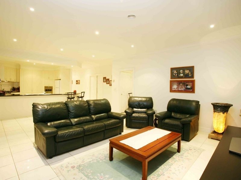 11 Aitken Court, Berwick VIC 3806