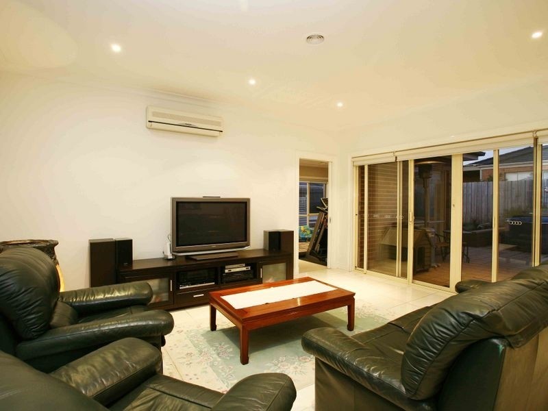 11 Aitken Court, Berwick VIC 3806