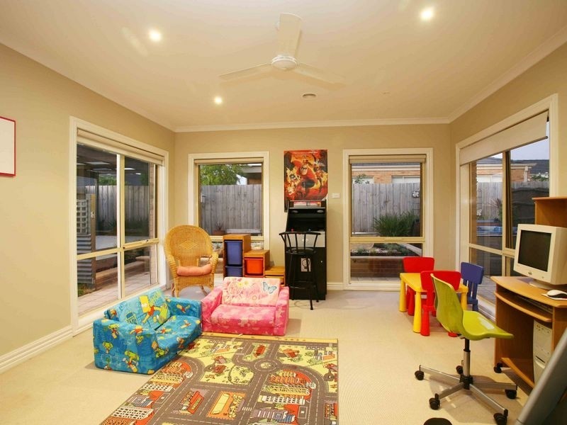 11 Aitken Court, Berwick VIC 3806