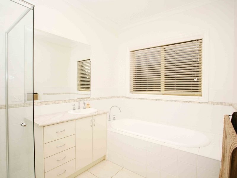 11 Aitken Court, Berwick VIC 3806