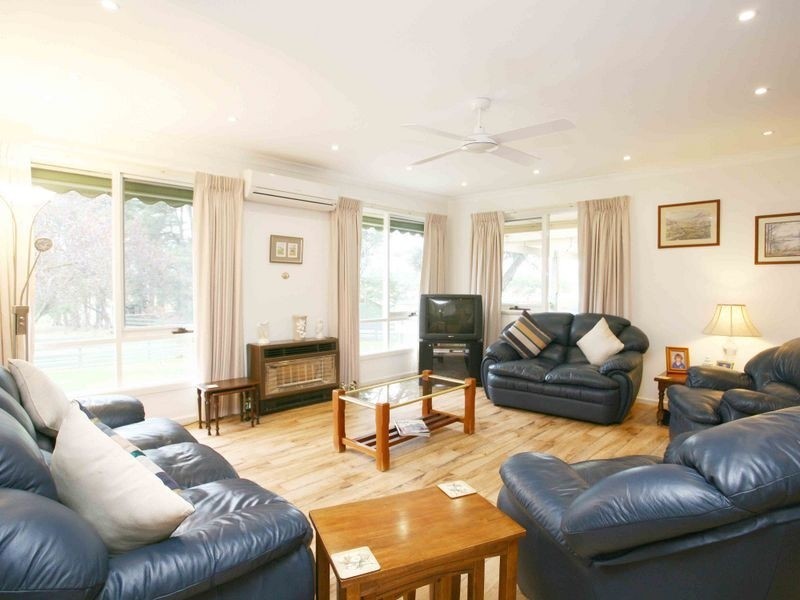 1 Jacques Road, Narre Warren North VIC 3804