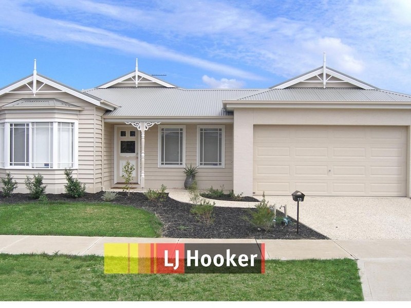 13 Dan Morgan Drive, Clyde VIC 3978