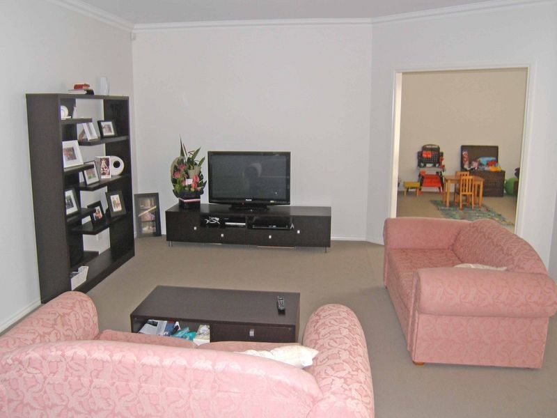 13 Dan Morgan Drive, Clyde VIC 3978