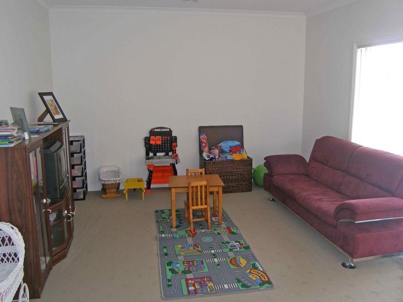 13 Dan Morgan Drive, Clyde VIC 3978