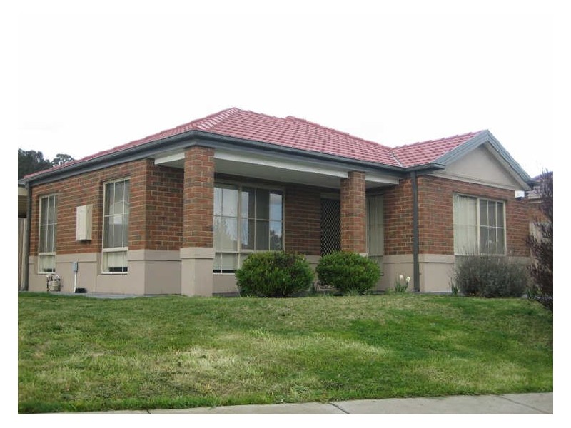 82 Fieldstone Boulevard, Beaconsfield VIC 3807