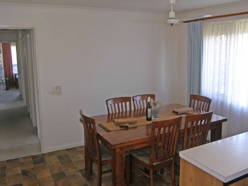 13 Scotsburn Way, Endeavour Hills VIC 3802