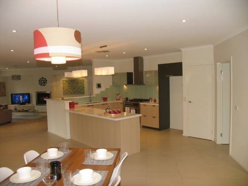 2 The Esplanade, Narre Warren South VIC 3805