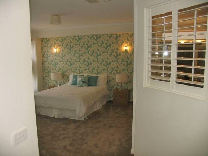 2 The Esplanade, Narre Warren South VIC 3805