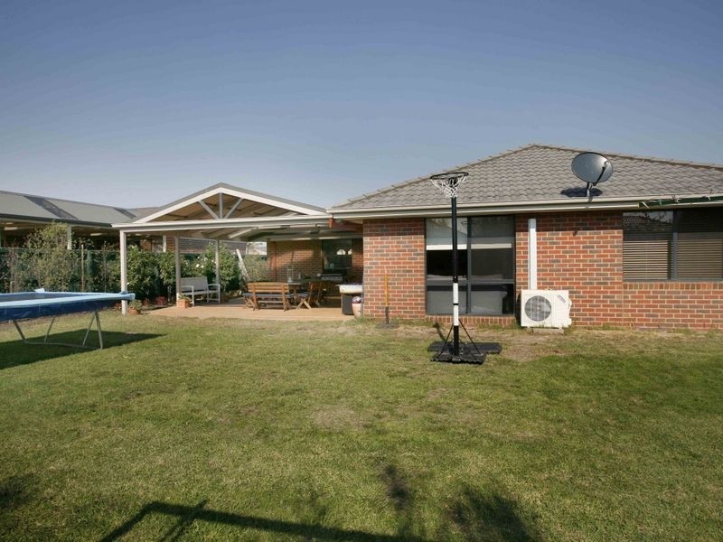 73 Harrington Drive, Narre Warren South VIC 3805