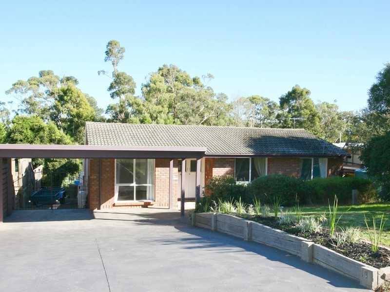 6 Bellbird Avenue, Harkaway VIC 3806