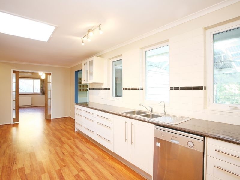 6 Bellbird Avenue, Harkaway VIC 3806