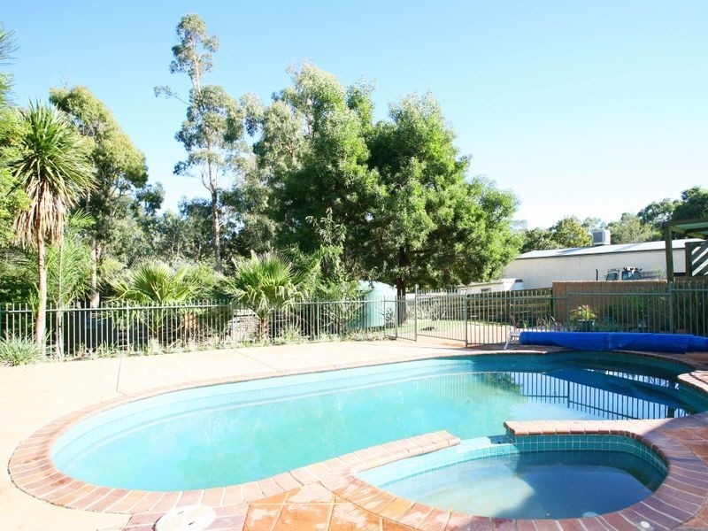 6 Bellbird Avenue, Harkaway VIC 3806