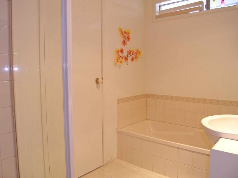 1 Baronet Walk, Narre Warren South VIC 3805