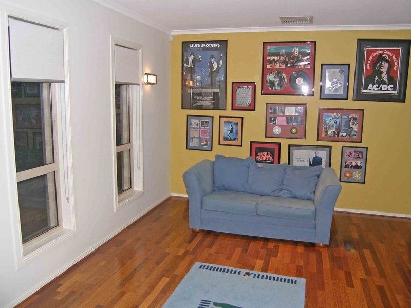 9 St Annes Crescent, Berwick VIC 3806