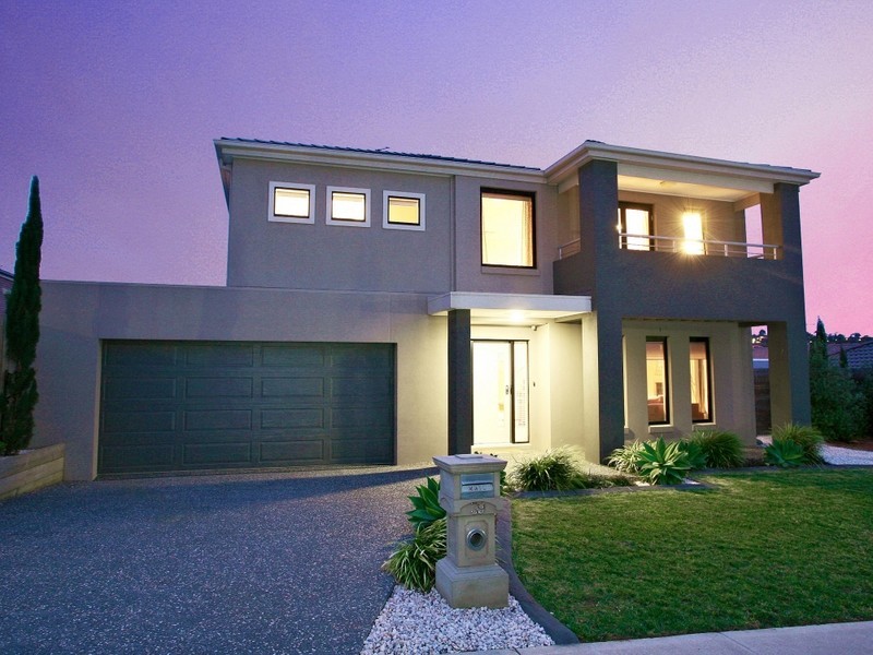 39 Lorikeet Drive, Berwick VIC 3806