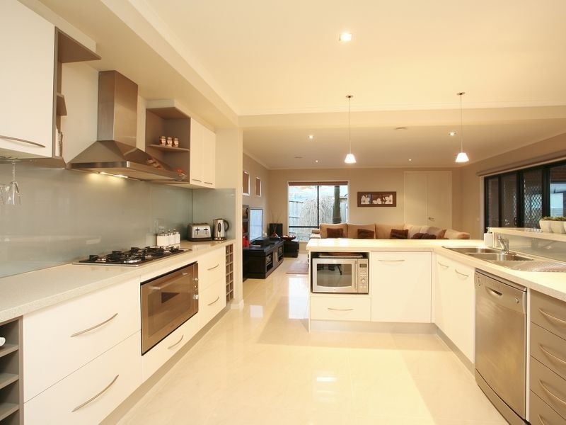 39 Lorikeet Drive, Berwick VIC 3806