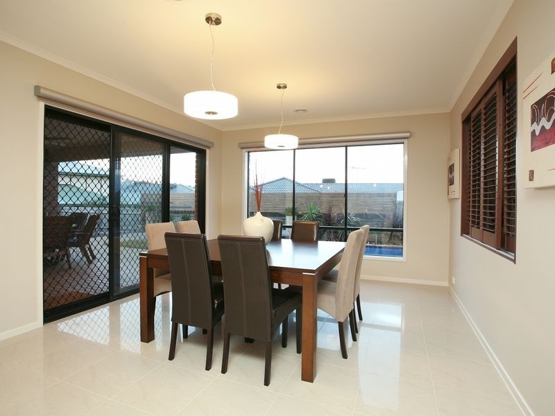 39 Lorikeet Drive, Berwick VIC 3806