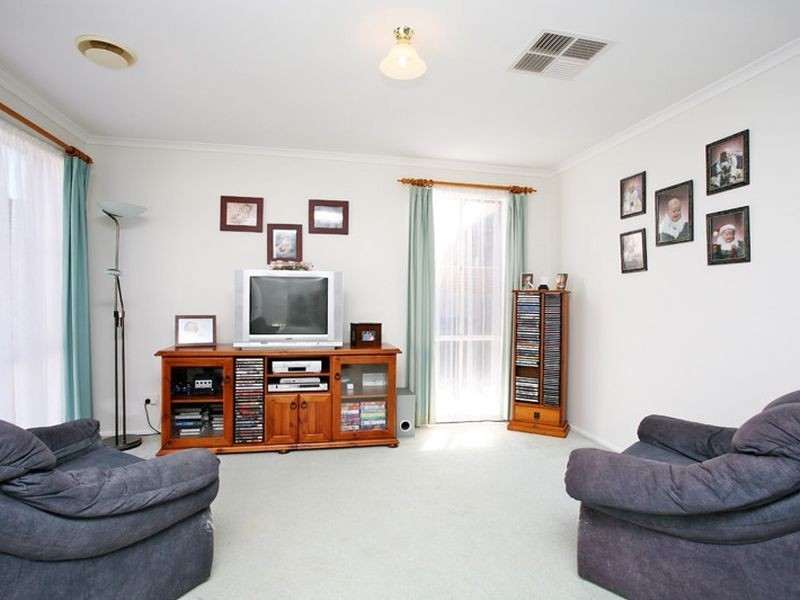 24 Springvalley Way, Narre Warren South VIC 3805