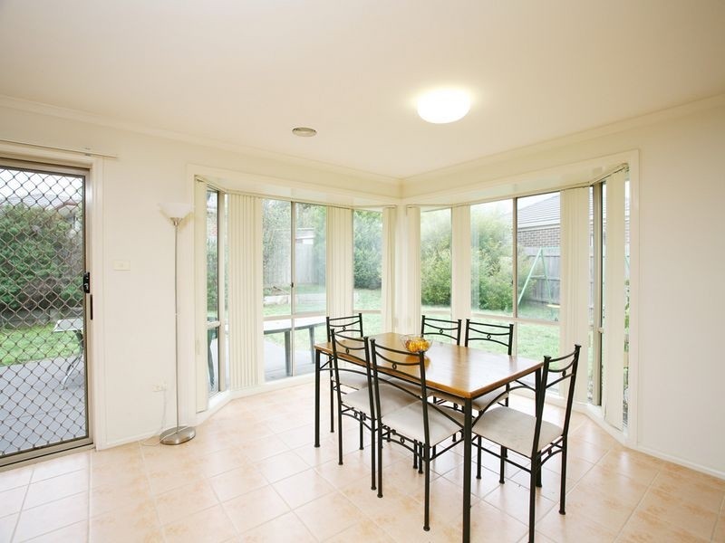 4 Marina Court, Berwick VIC 3806