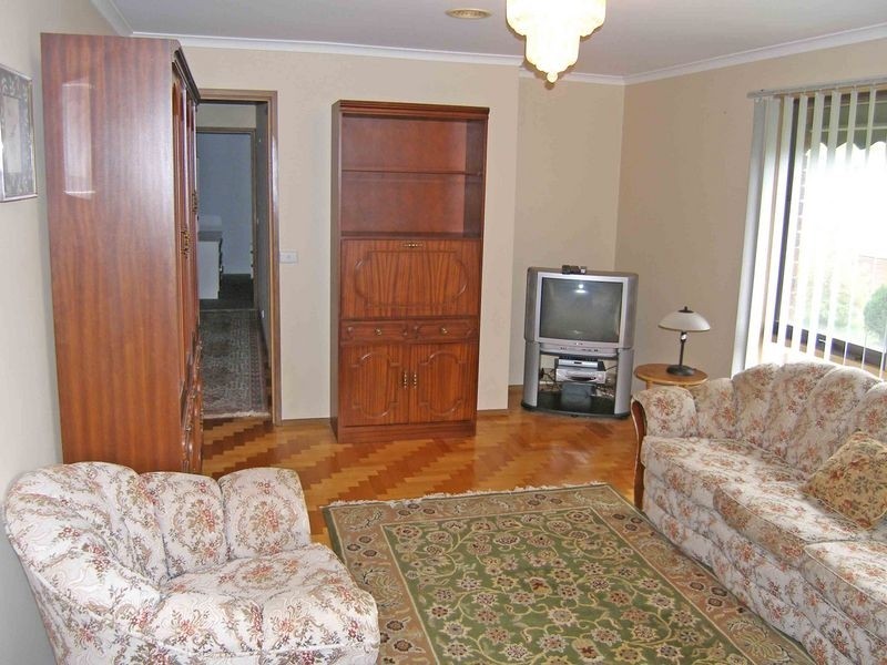 32 Girvan Circuit, Endeavour Hills VIC 3802