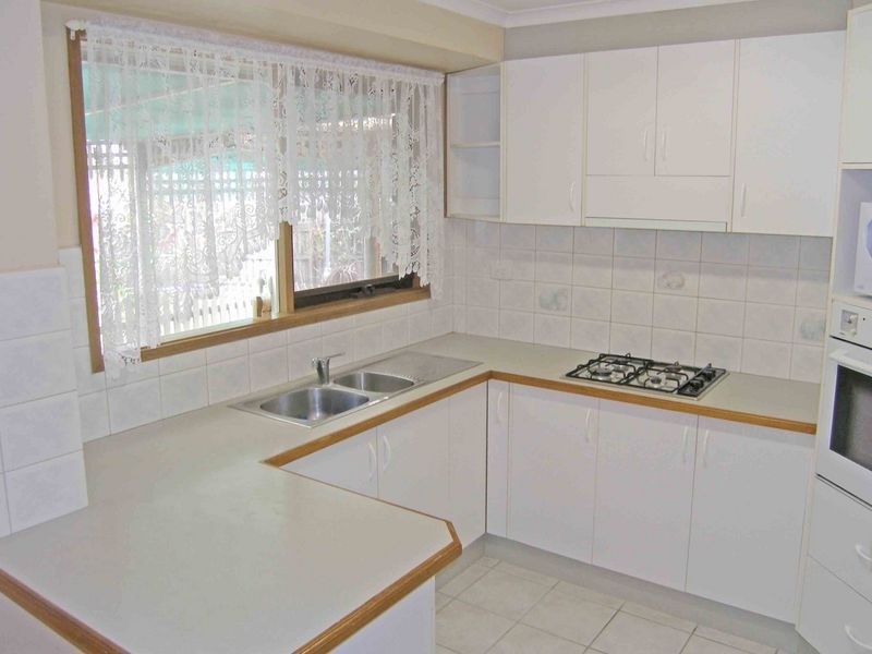 32 Girvan Circuit, Endeavour Hills VIC 3802