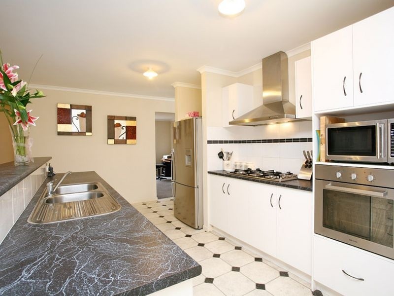 17 Zenith Place, Narre Warren South VIC 3805