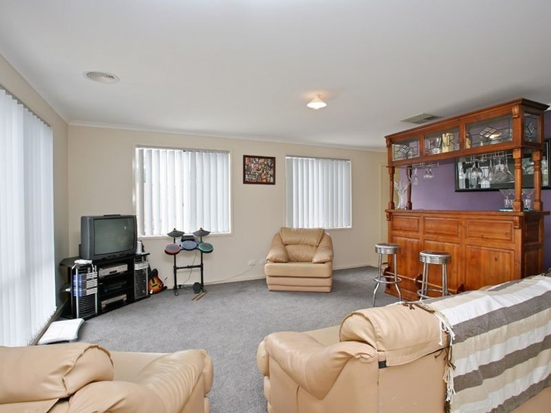 17 Zenith Place, Narre Warren South VIC 3805