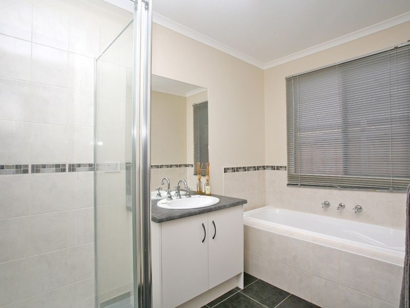 17 Zenith Place, Narre Warren South VIC 3805
