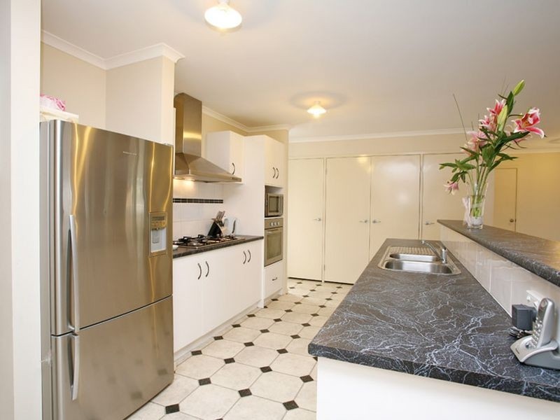 17 Zenith Place, Narre Warren South VIC 3805