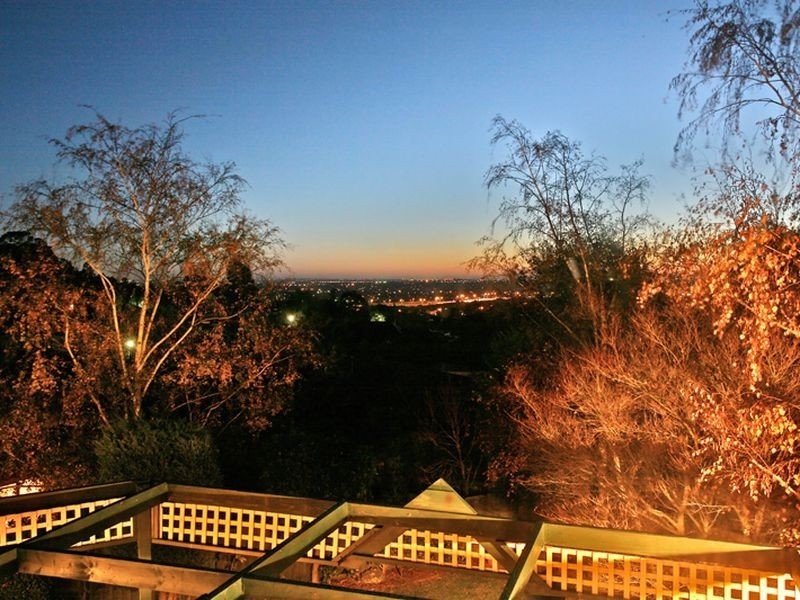 33 Bournevale Drive, Berwick VIC 3806