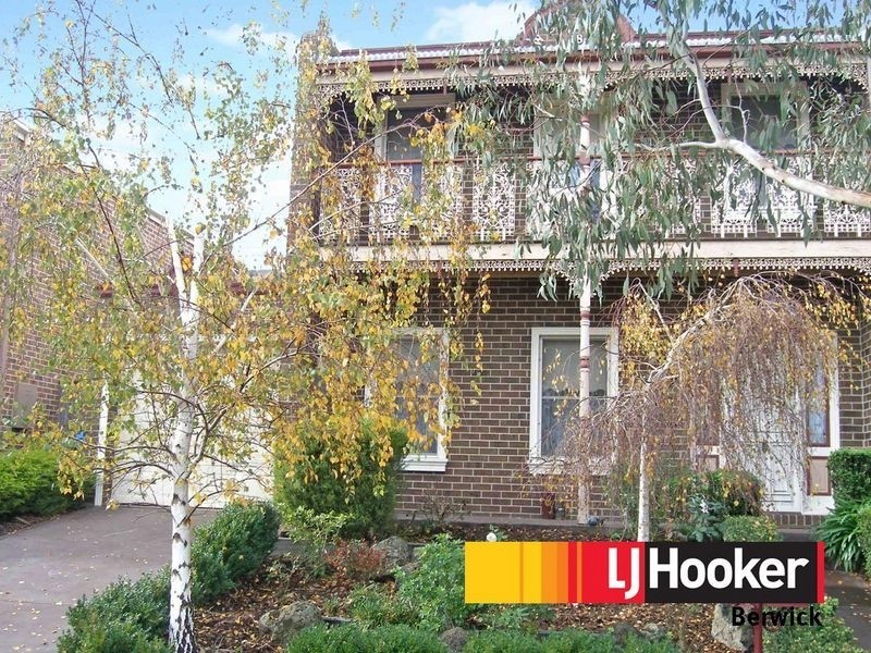 18 Wembley Drive, Berwick VIC 3806
