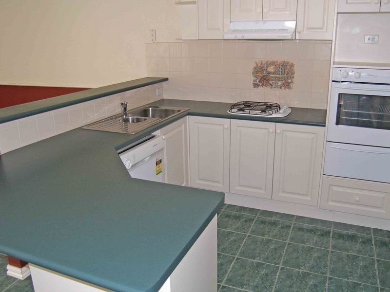 18 Wembley Drive, Berwick VIC 3806