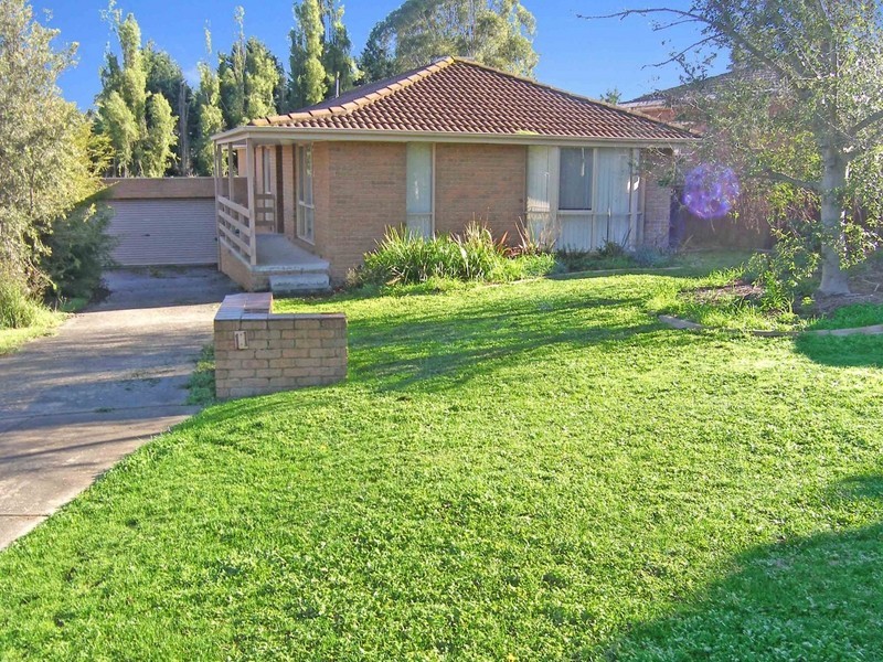 11 Maryn Close, Berwick VIC 3806