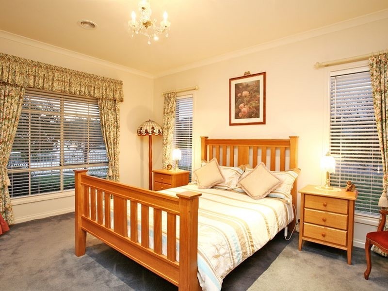 2 Hampton Court, Beaconsfield VIC 3807