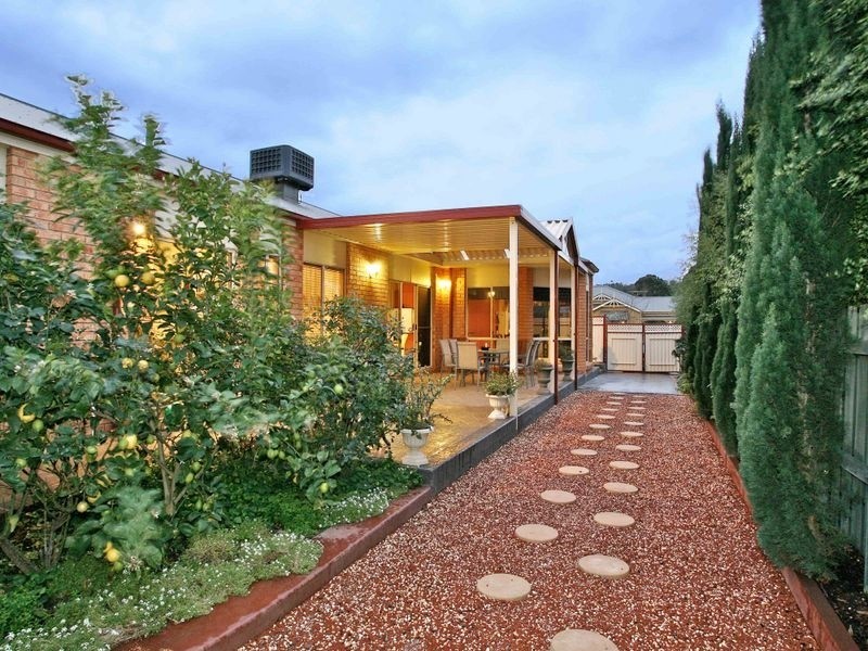 2 Hampton Court, Beaconsfield VIC 3807