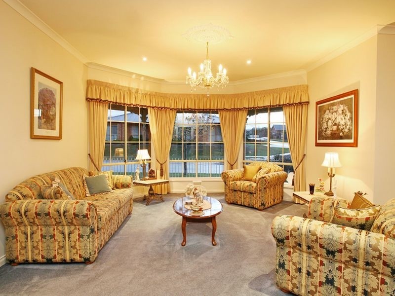 2 Hampton Court, Beaconsfield VIC 3807