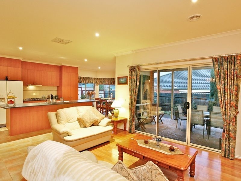 2 Hampton Court, Beaconsfield VIC 3807