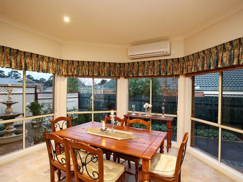 2 Hampton Court, Beaconsfield VIC 3807